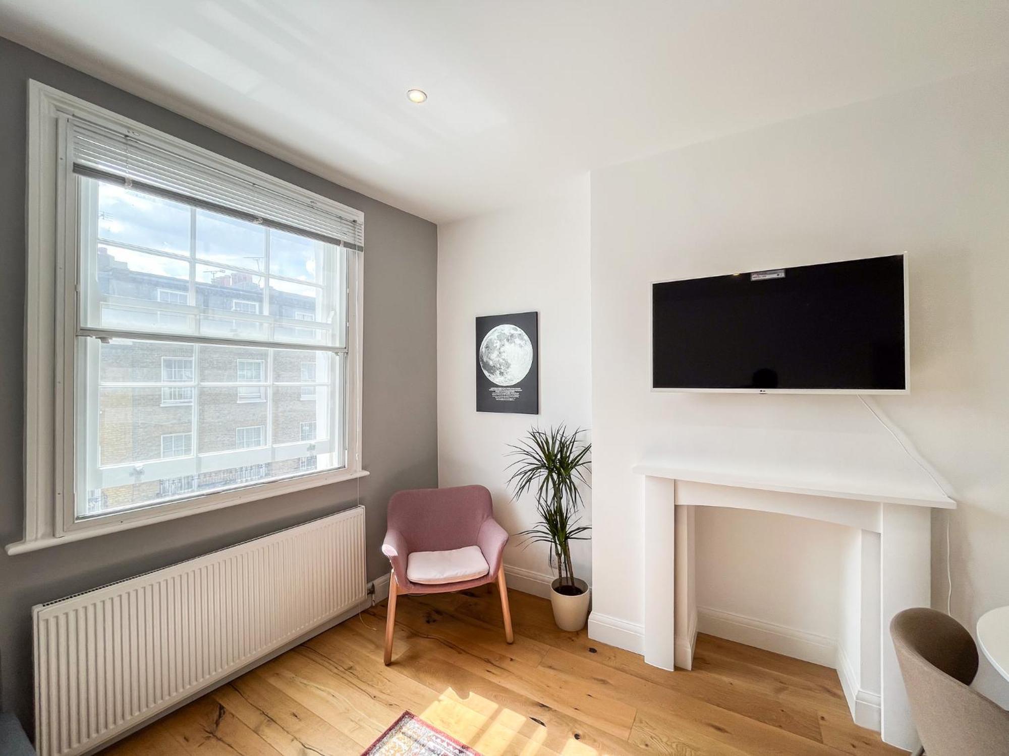 Spacious Camden D2 *