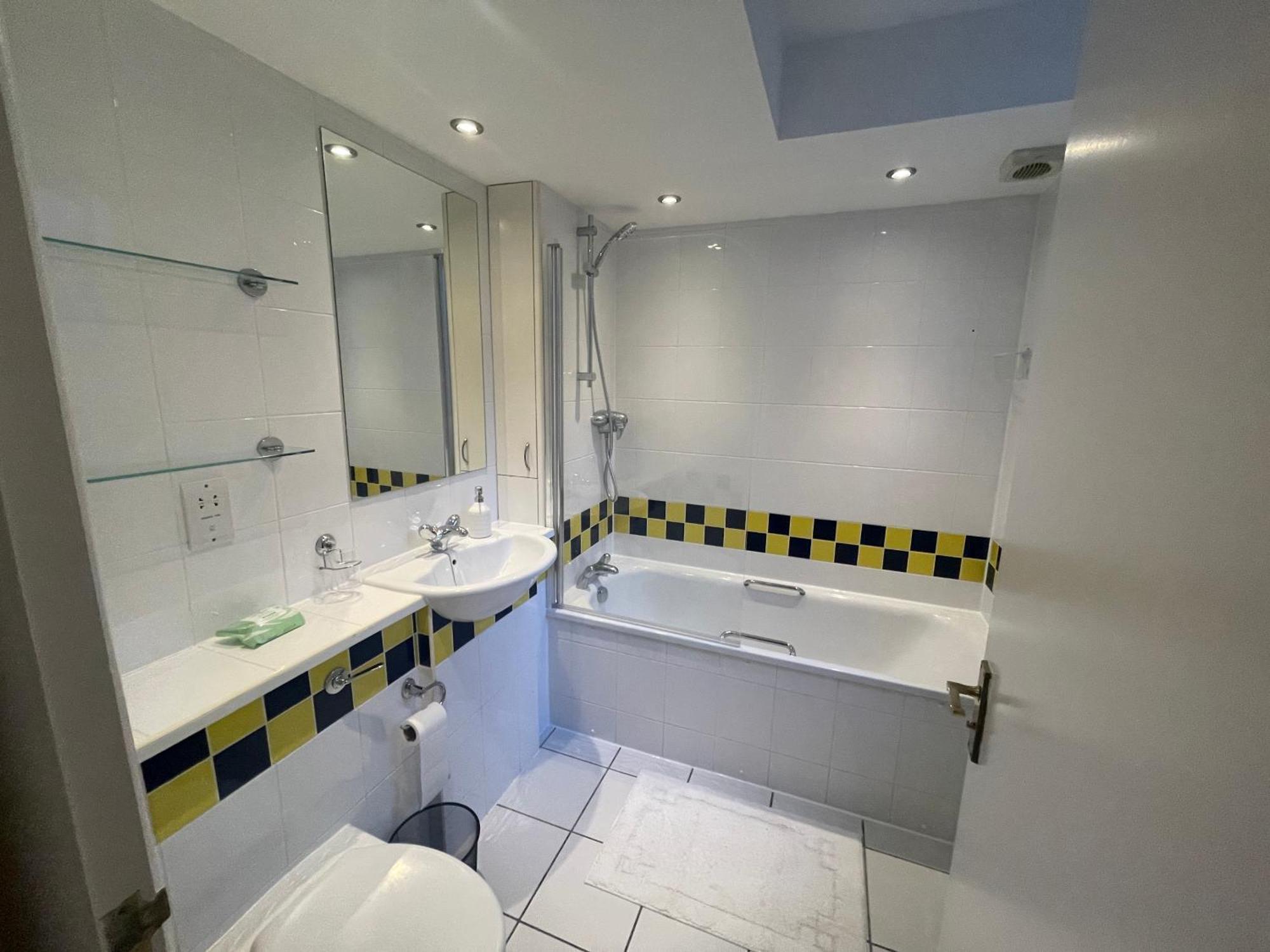 Apartment Tower Bridge Haven King En-suite With Parking