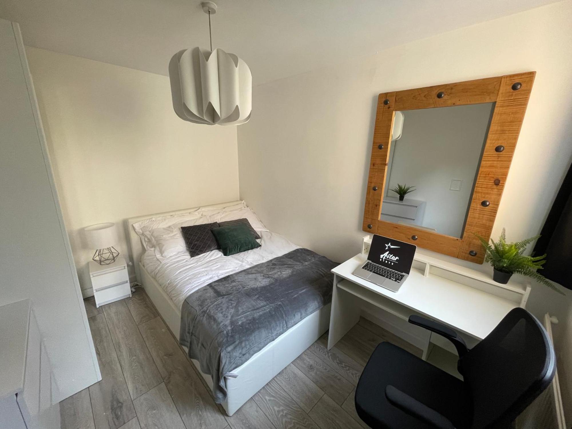 Tower Bridge Haven King En-suite With Parking Apartment London