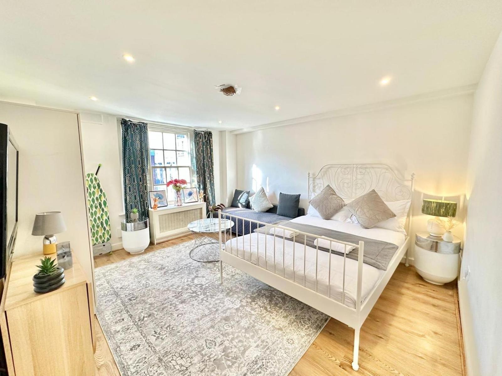 Park Lane Beautiful Apartment *