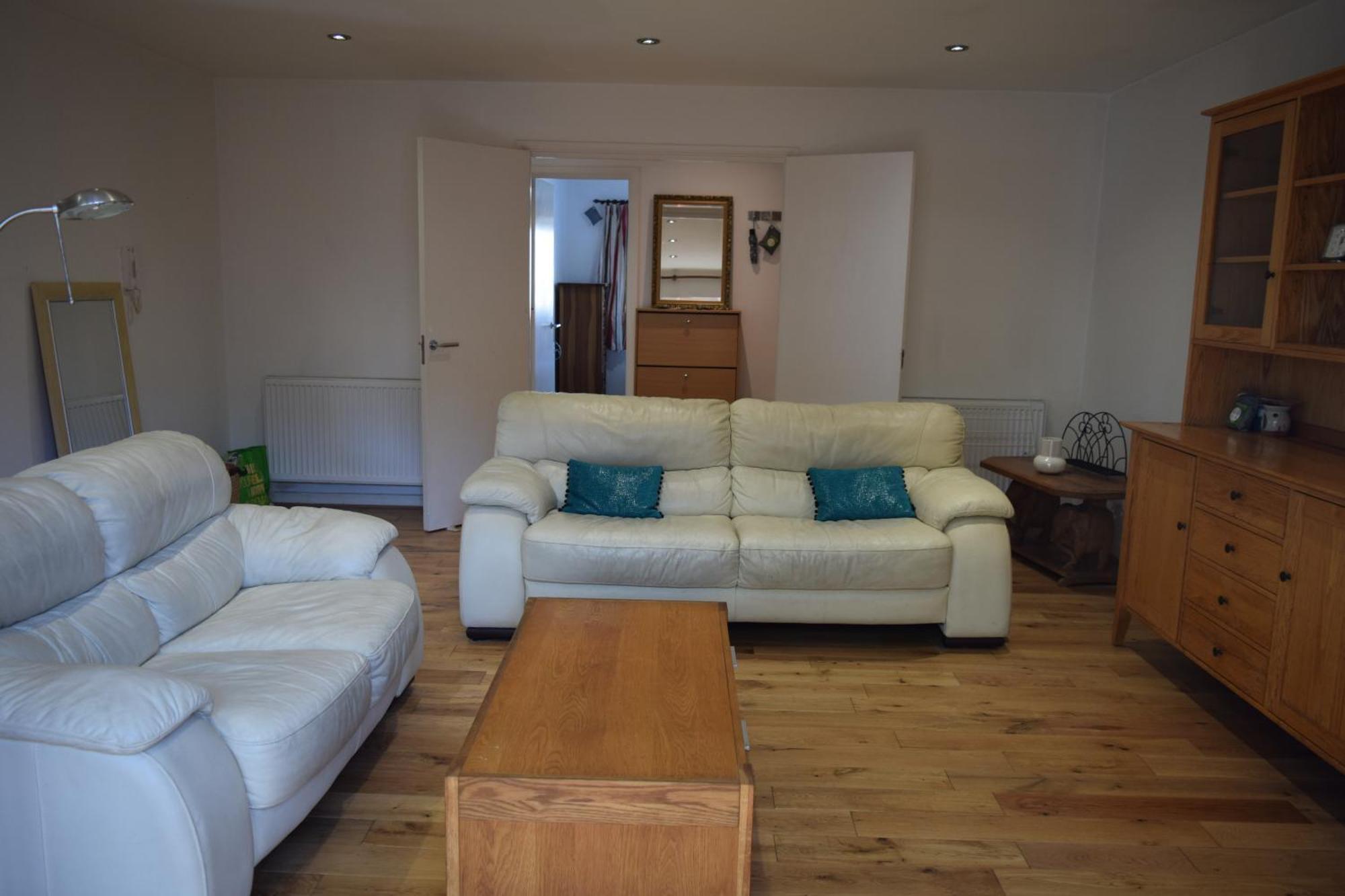 Apartamento Stratford - Spacious 2 Bed Flat With Secured Parking & Private Garden Londres