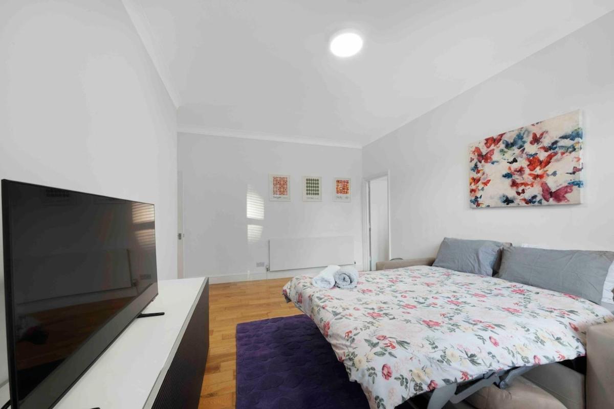 Apartment Huge Family2 Bed Sleeps 6 Ppl Acton Park Chiswick *