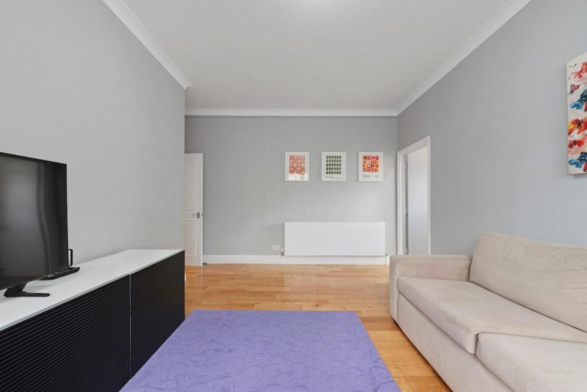Huge Family2 Bed Sleeps 6 Ppl Acton Park Chiswick Apartment London