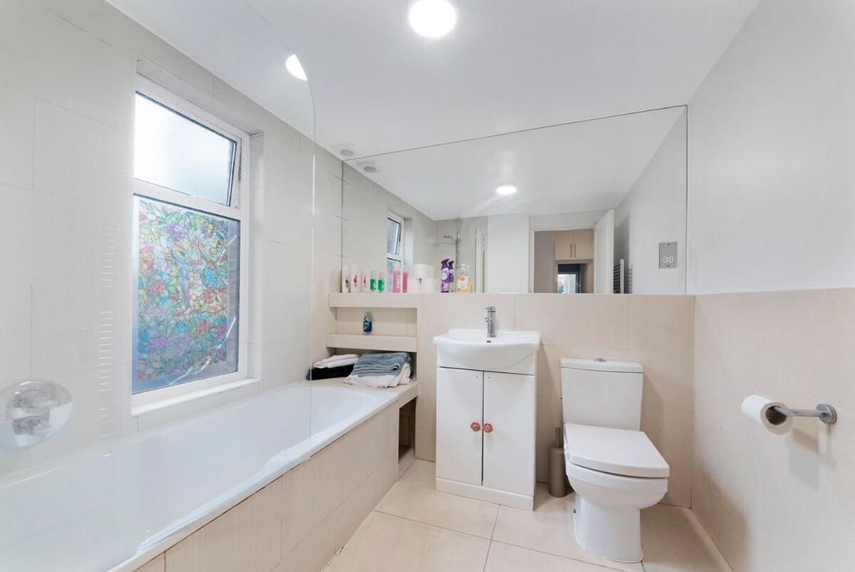 Huge Family2 Bed Sleeps 6 Ppl Acton Park Chiswick *