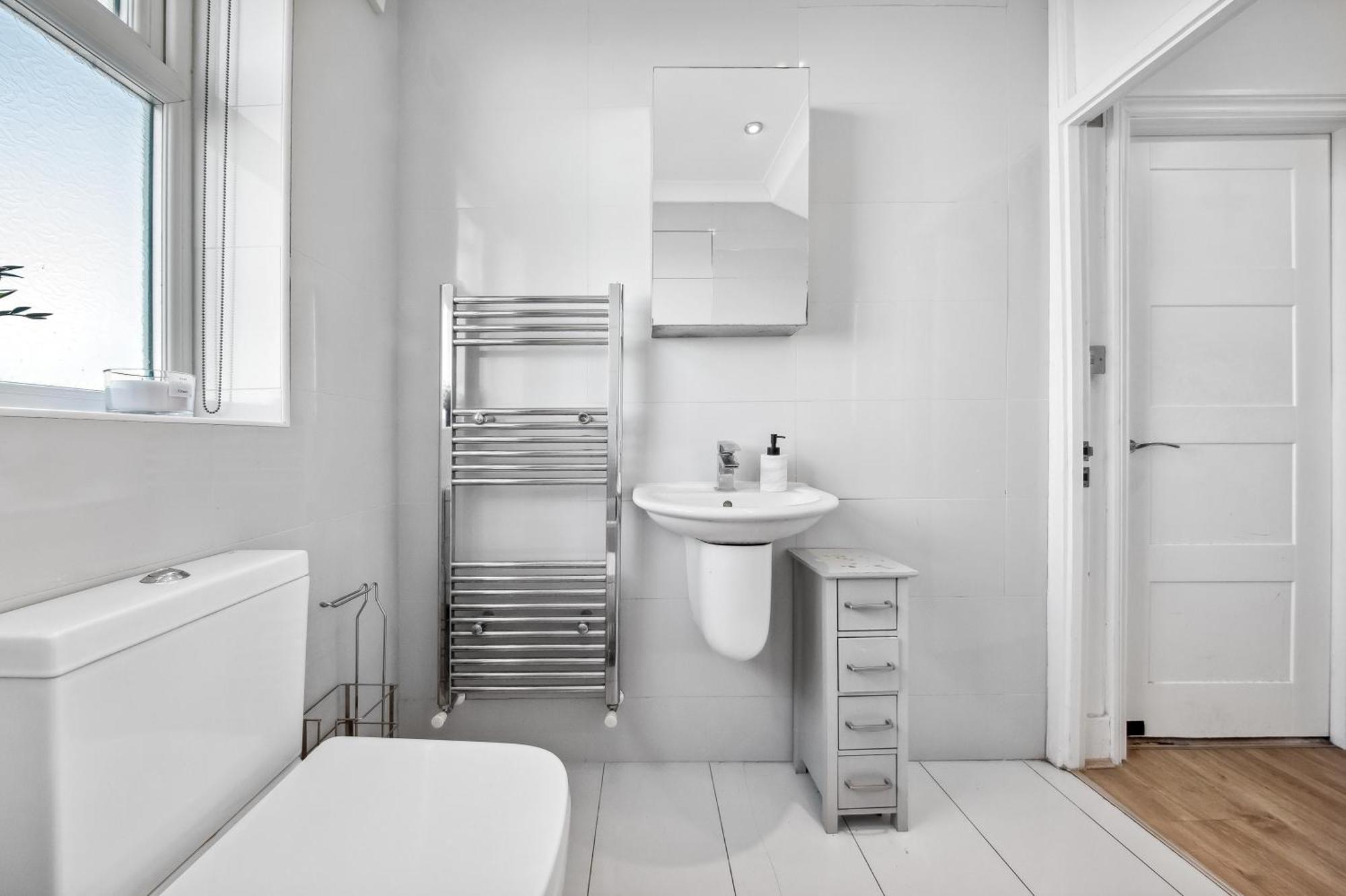 Lea Bridge Apartment *