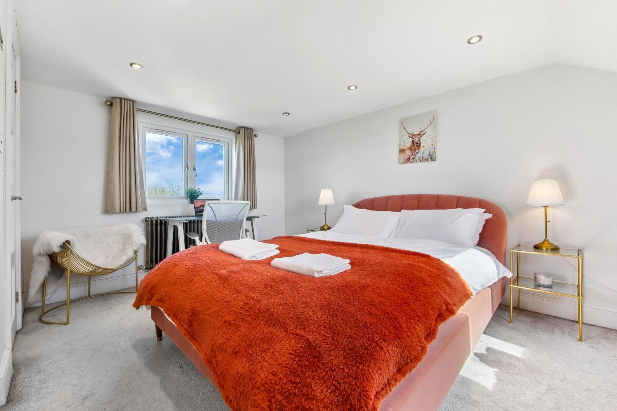 Lea Bridge Apartment London