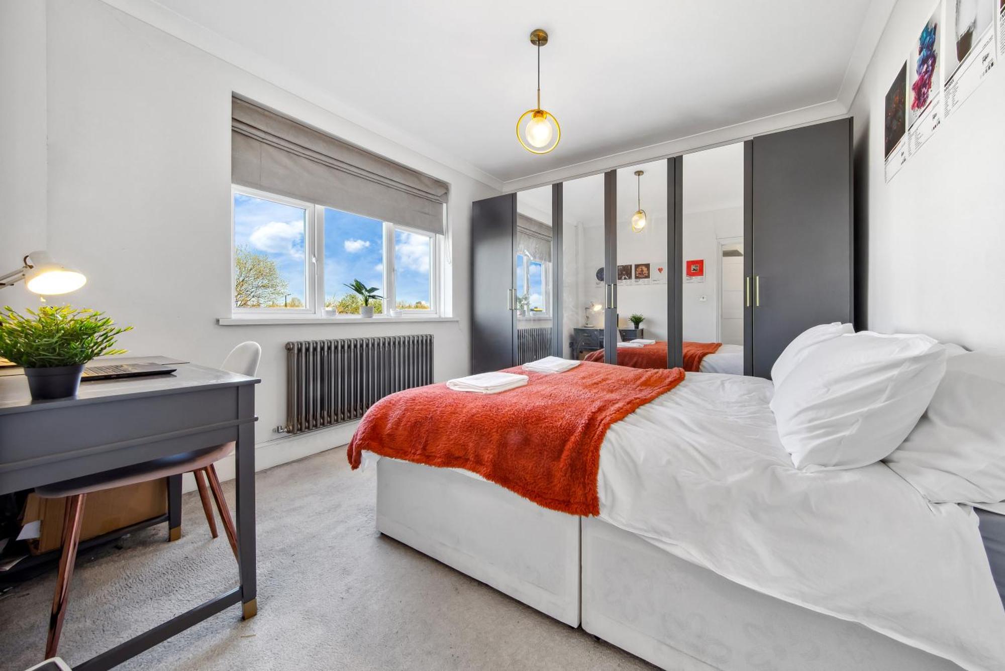 Lea Bridge Apartment London