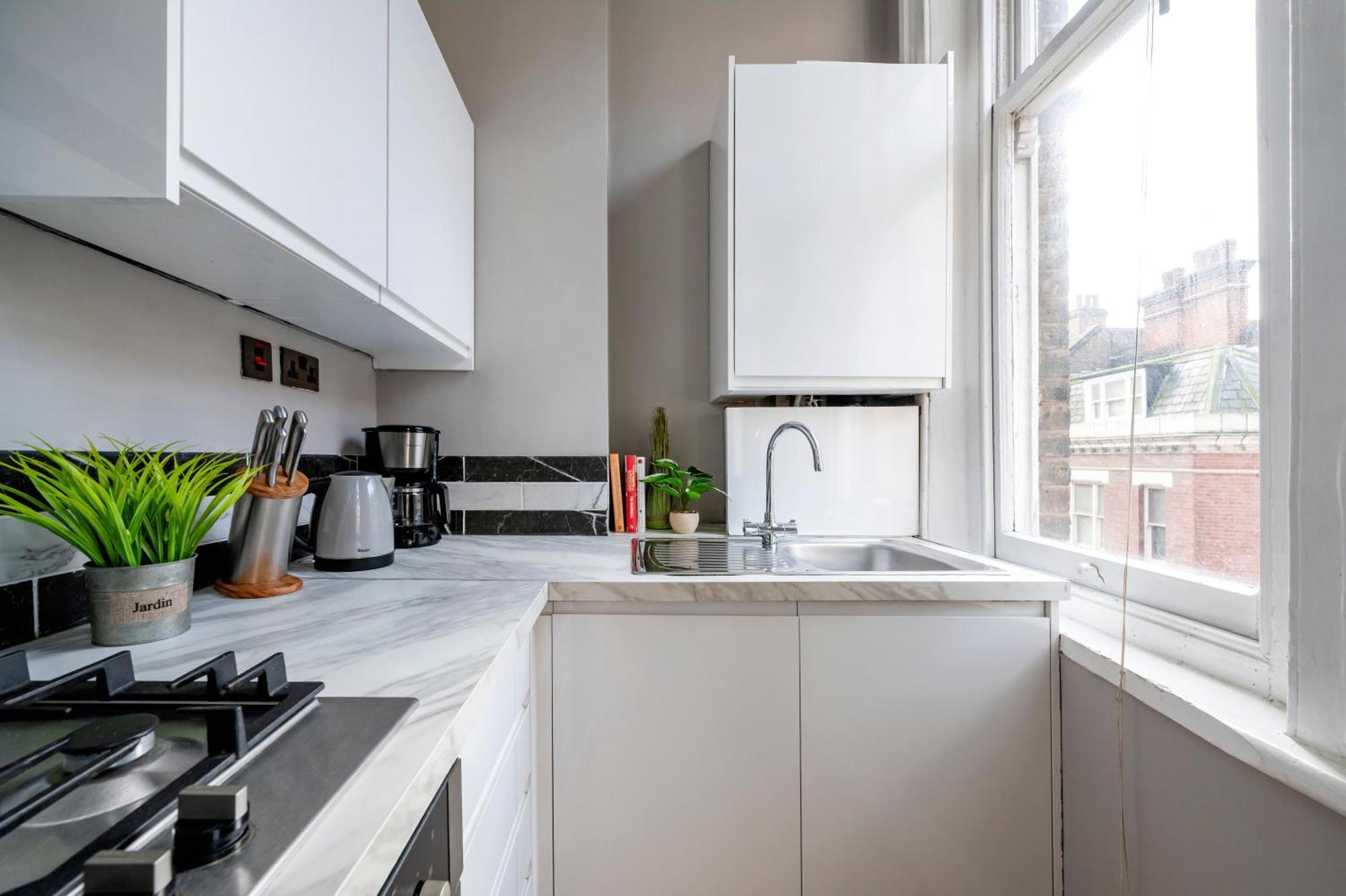 Apartment Sunny Corner In Center Of London