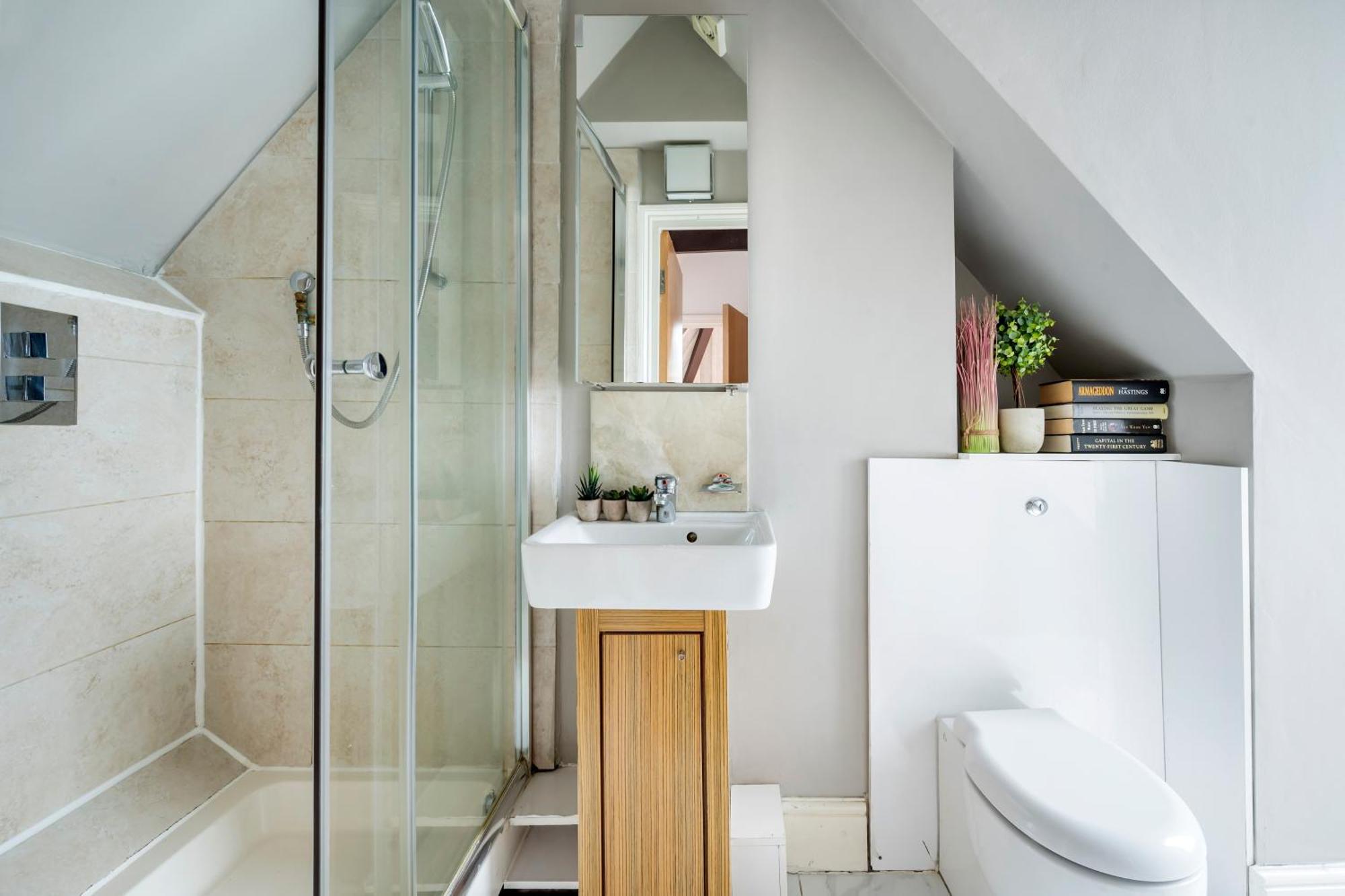 Sunny Loft In Center Of * London