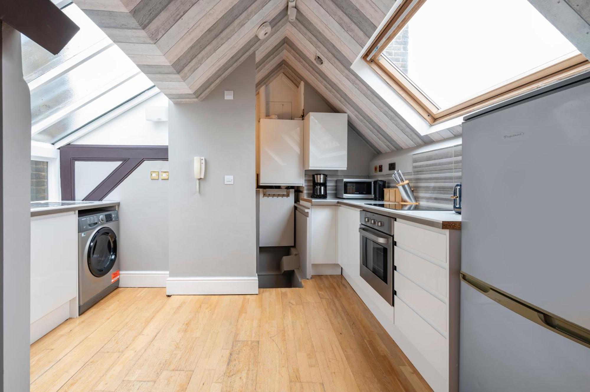 Sunny Loft In Center Of Apartment *