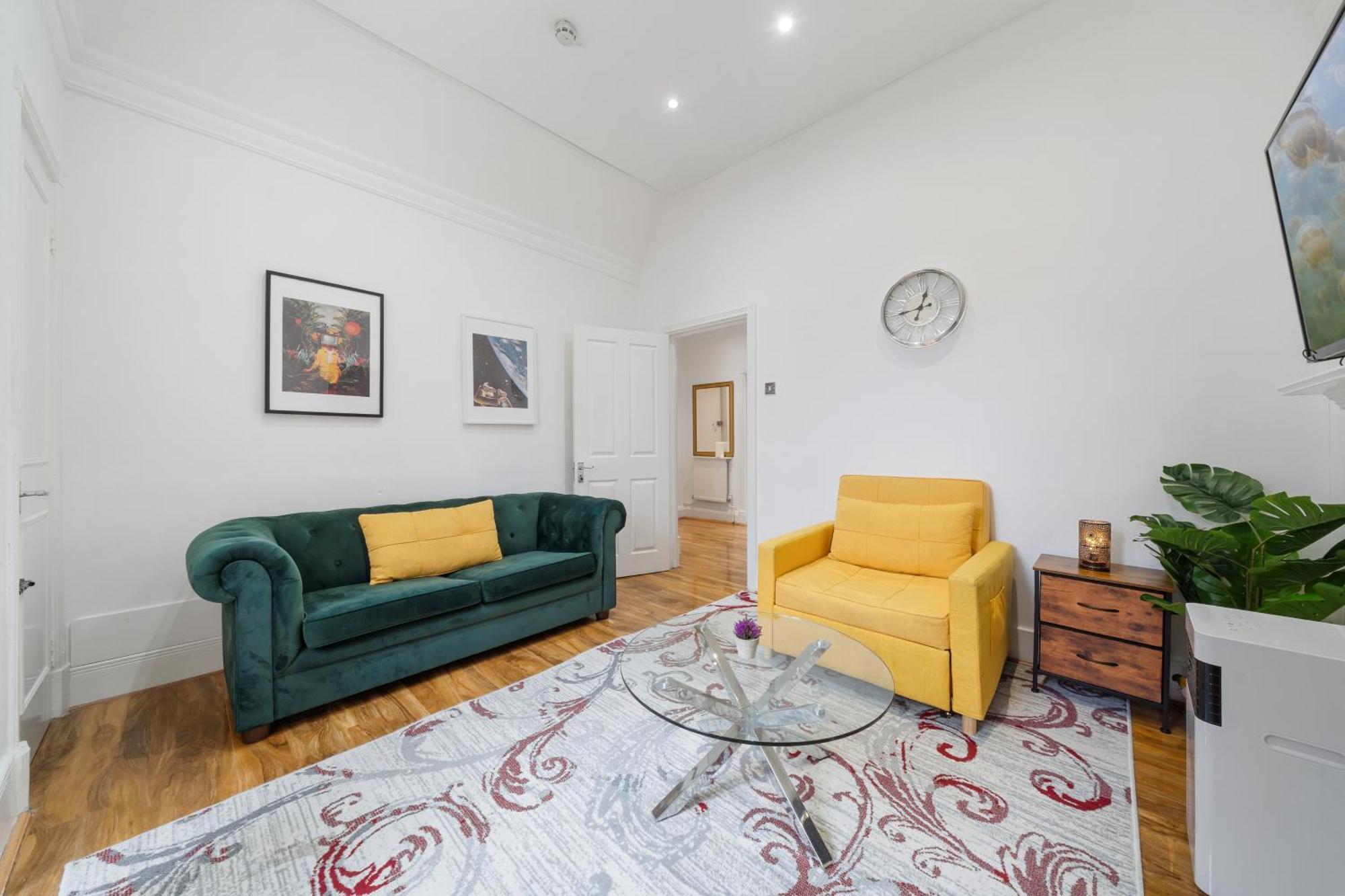 Luxurious On Oxford Street Apartment London