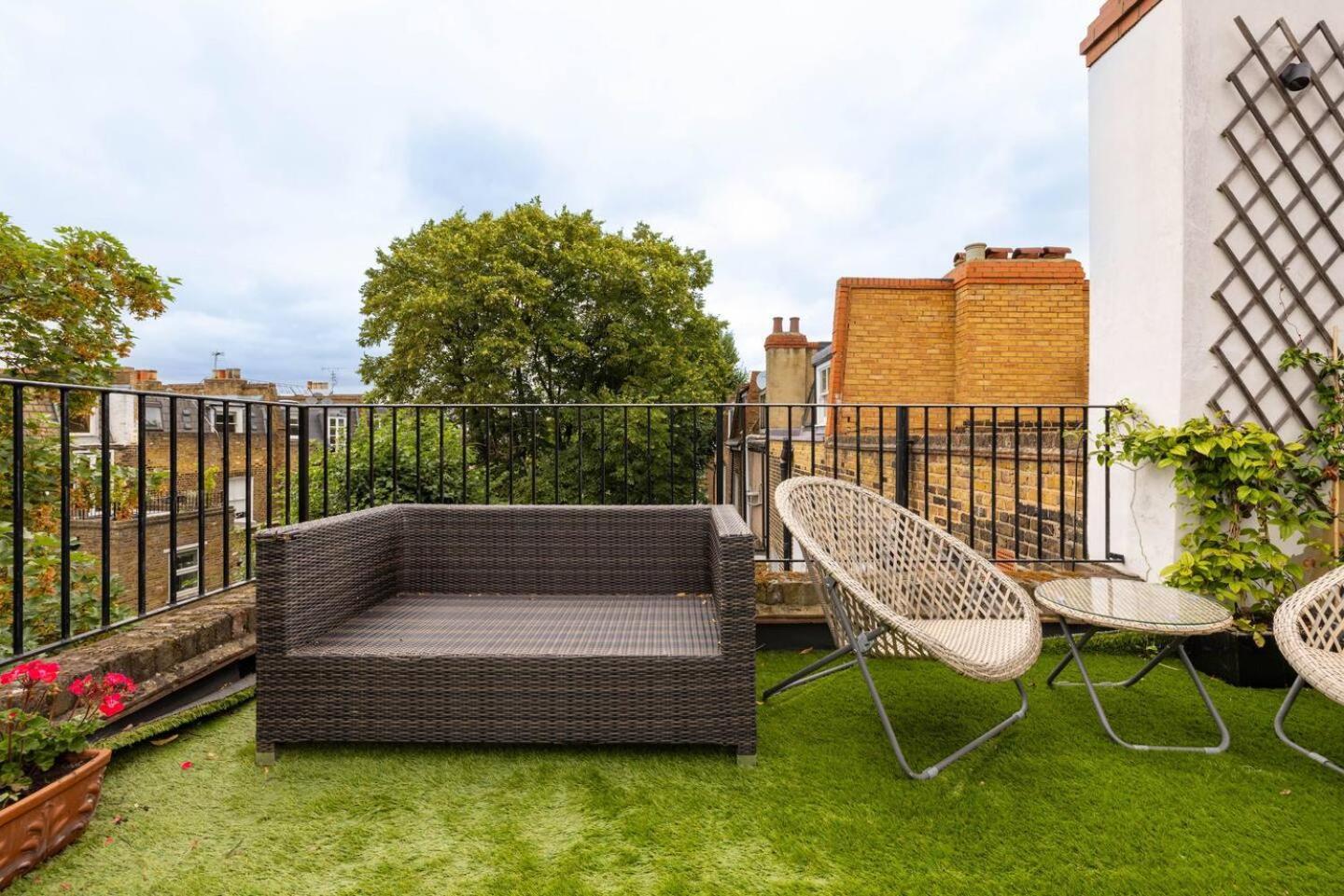 Cosy And Light Flat With A Roof Terrace In Chelsea Apartment London