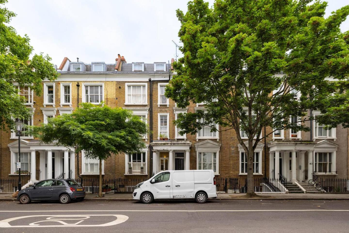Cosy And Light Flat With A Roof Terrace In Chelsea London