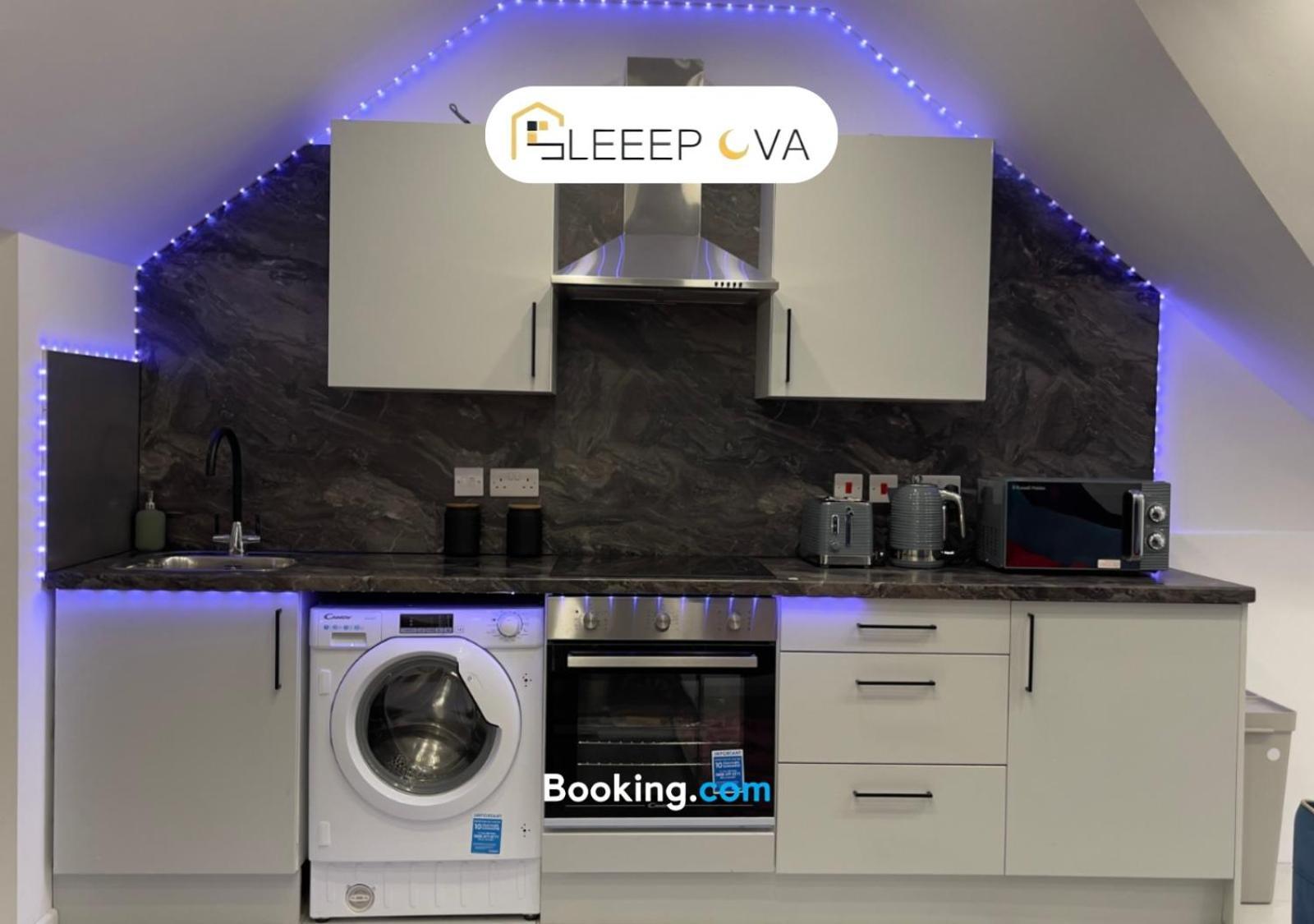 Luxury Oasis: Modern 1-bedroom For Versatile Apartment *