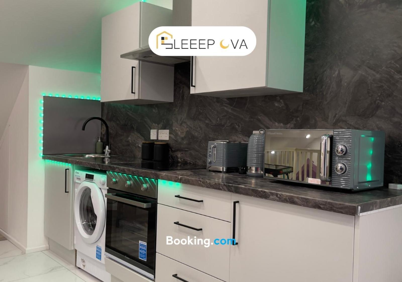 Luxury Oasis: Modern 1-bedroom For Versatile Apartment