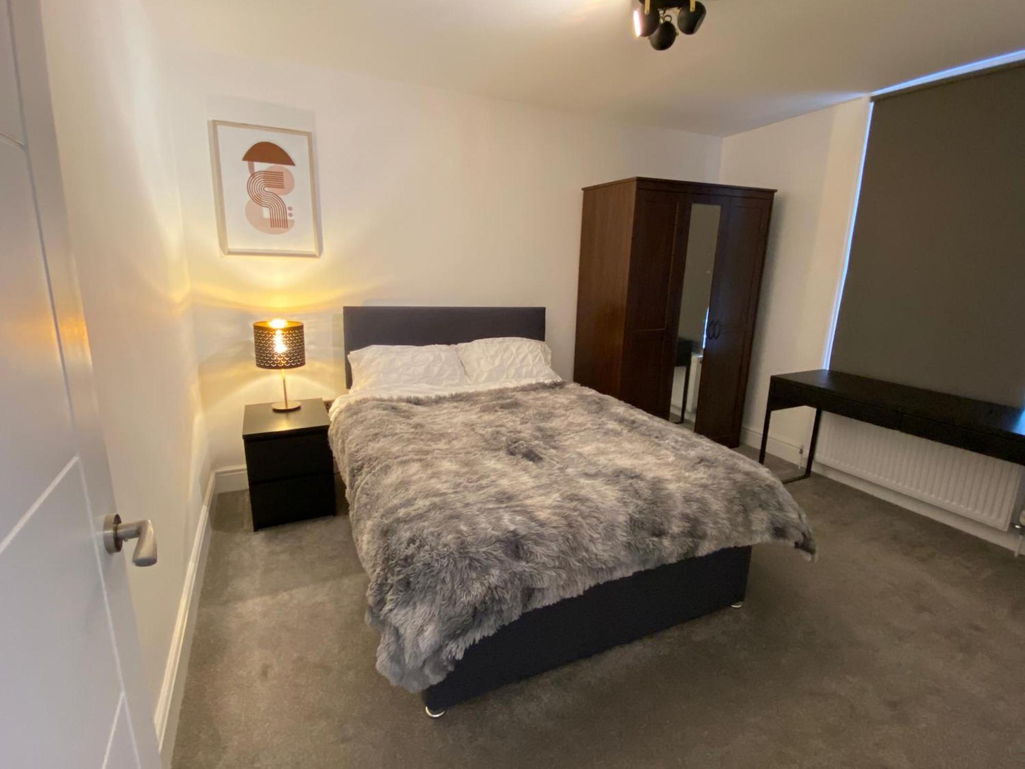 Bright & Spacious 2-Bed, 2-Bath In The Heart Of Central London - Whole Apartment Apartment *