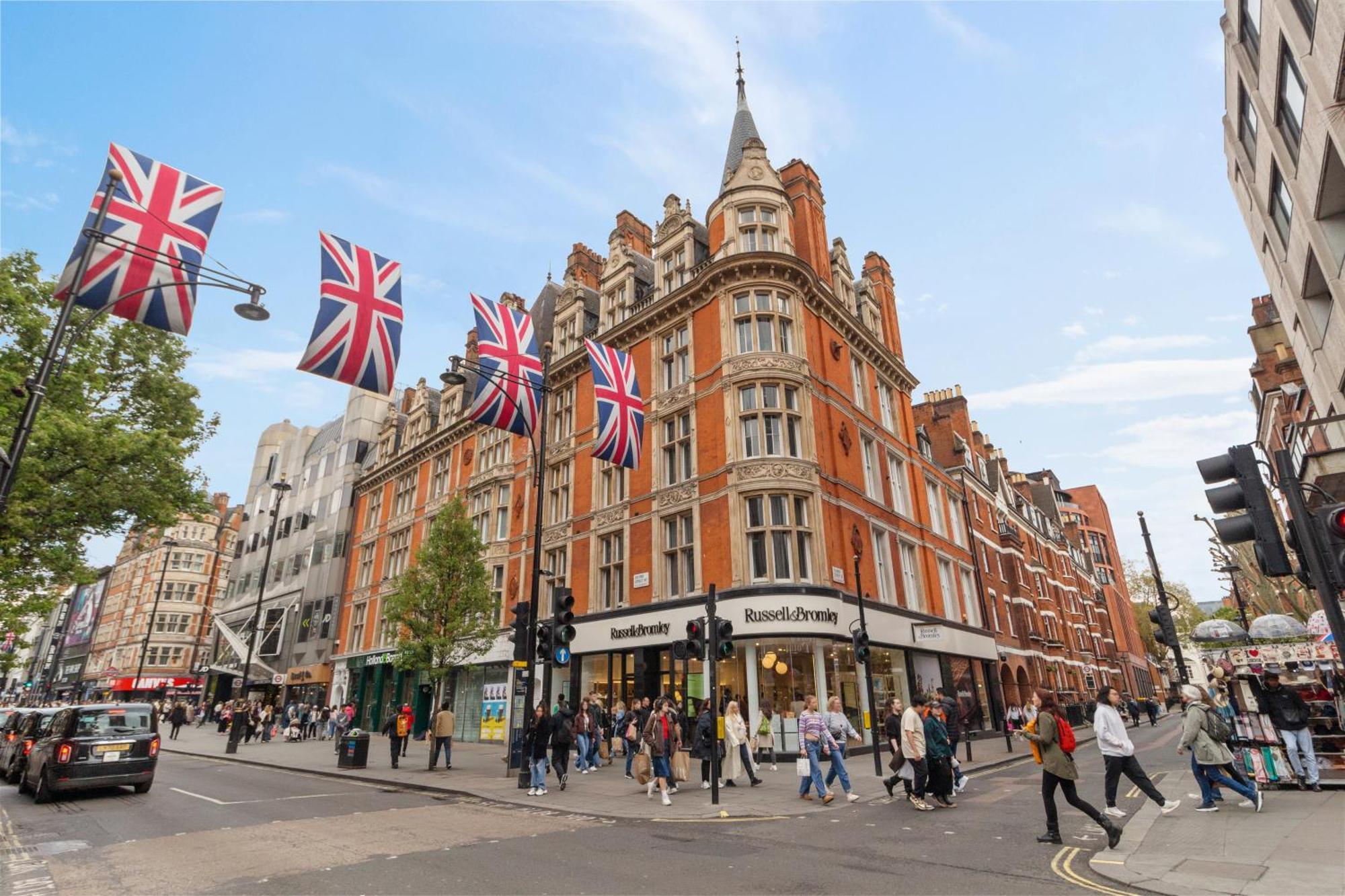 Elegant 3 Bedroom On Oxford Street Luxury Living In 2gc Apartment