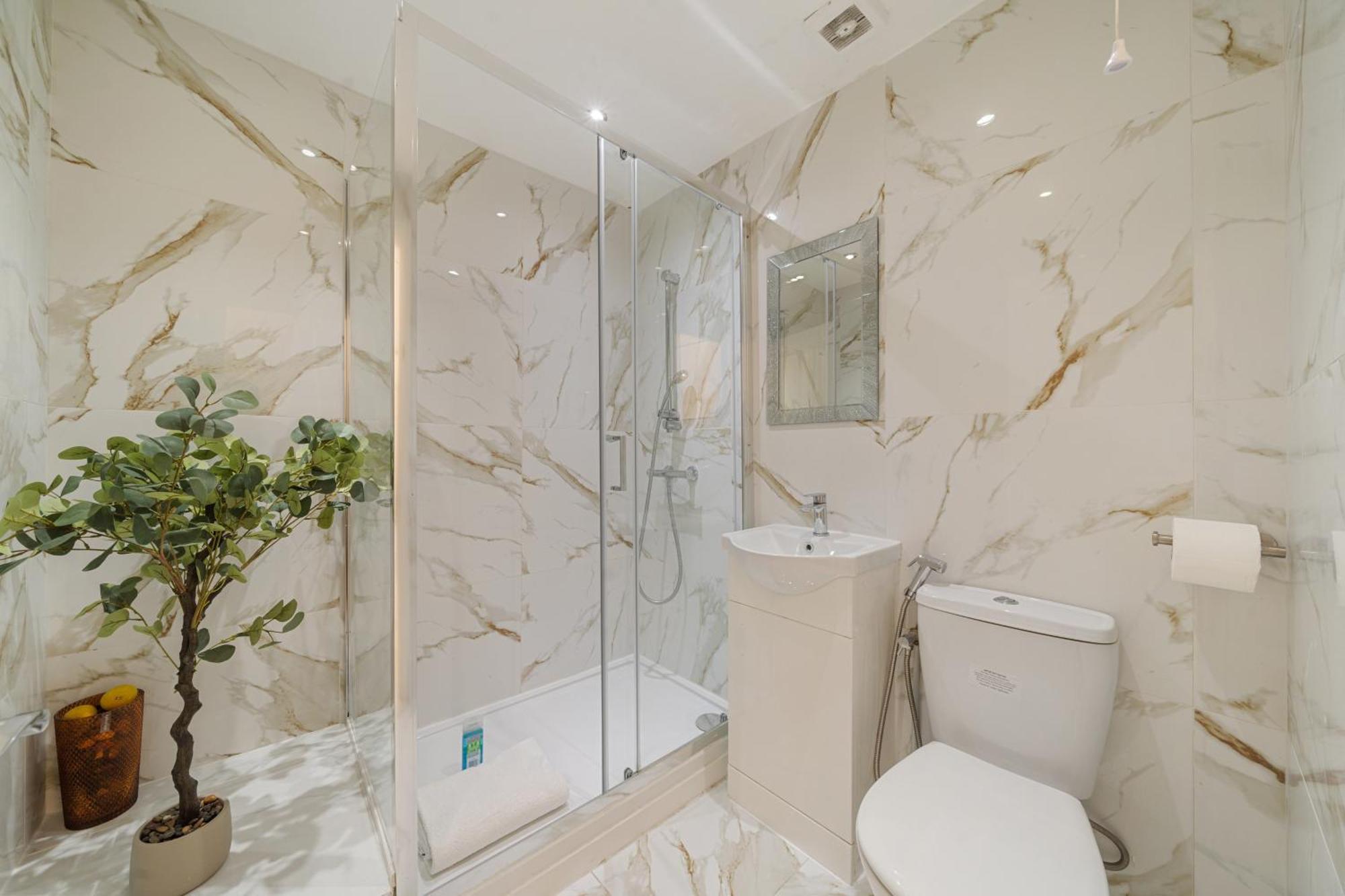 Elegant 3 Bedroom On Oxford Street Luxury Living In 2gc Apartment London