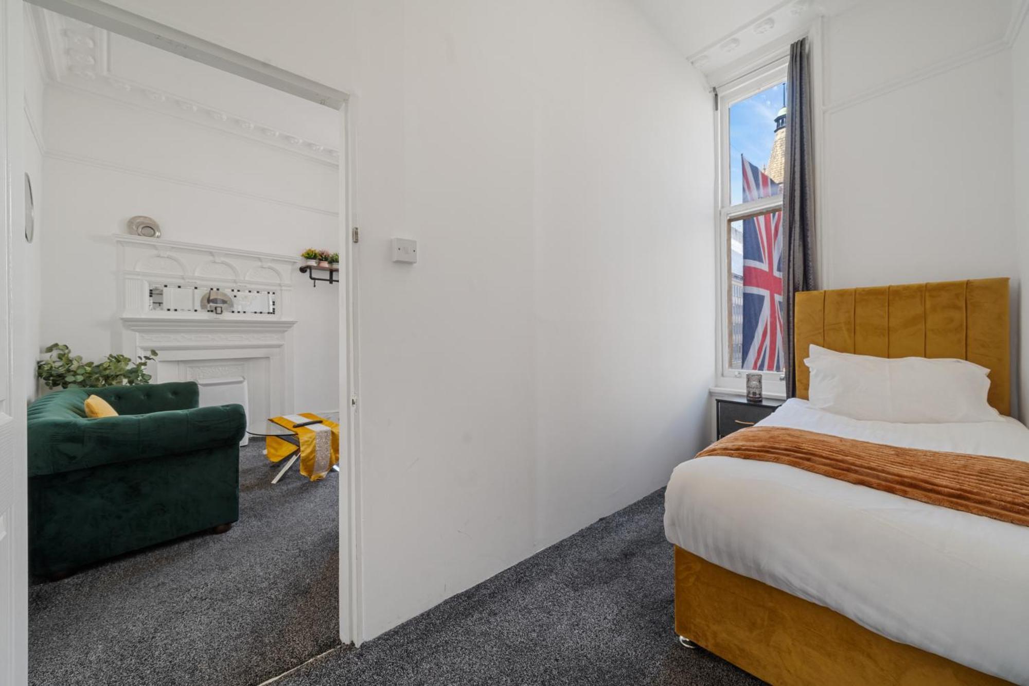 Apartment Elegant 3 Bedroom On Oxford Street Luxury Living In 2gc