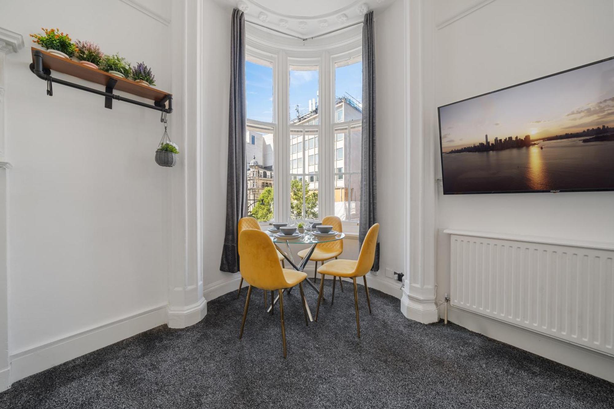 Apartment Elegant 3 Bedroom On Oxford Street Luxury Living In 2gc *