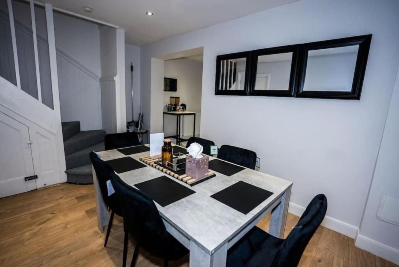 3 Bed Modern House Tottenham Apartamento