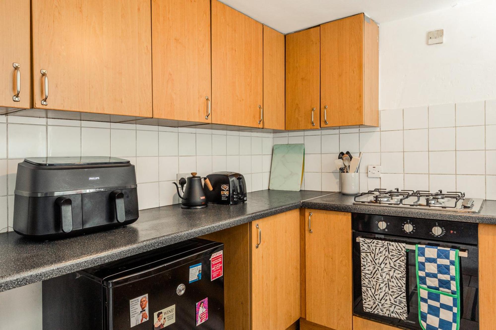 1br Flat Near River Thames, 9min Hammersmith Tube Apartment
