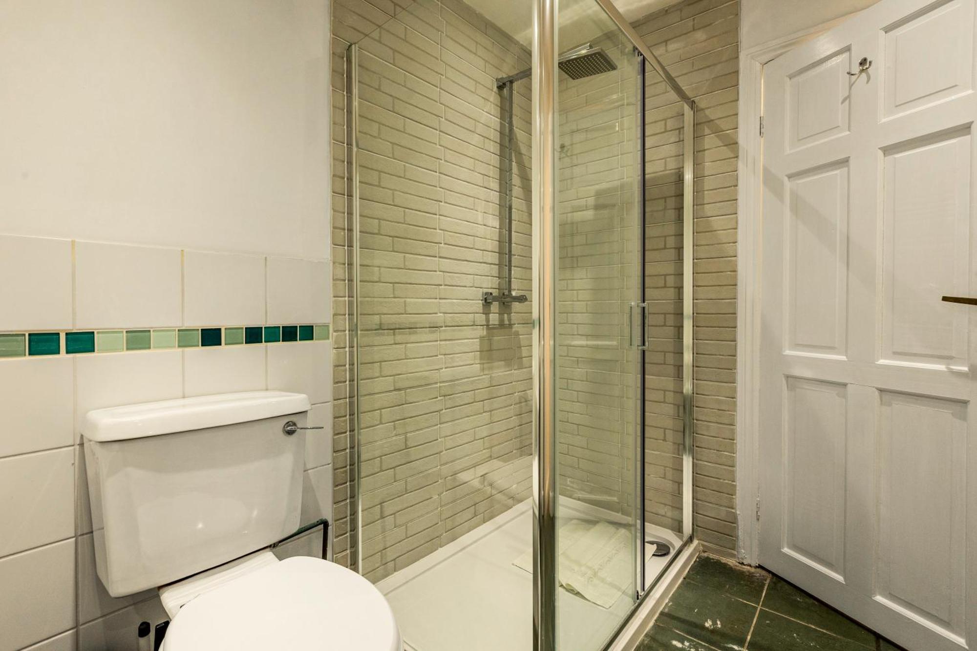 1br Flat Near River Thames, 9min Hammersmith Tube Apartment
