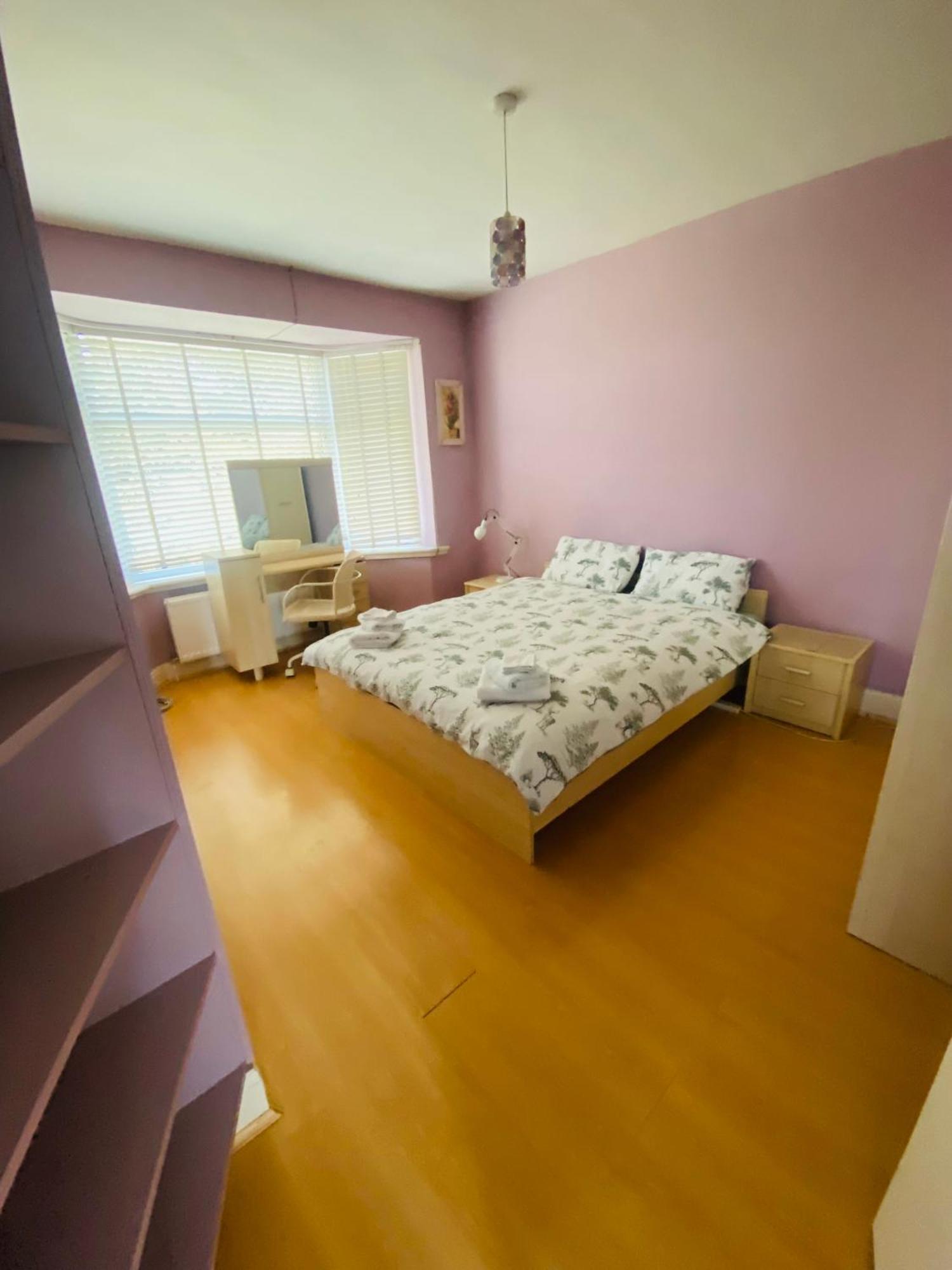 House For 7, Garden With Pond, 20min From Heathrow *