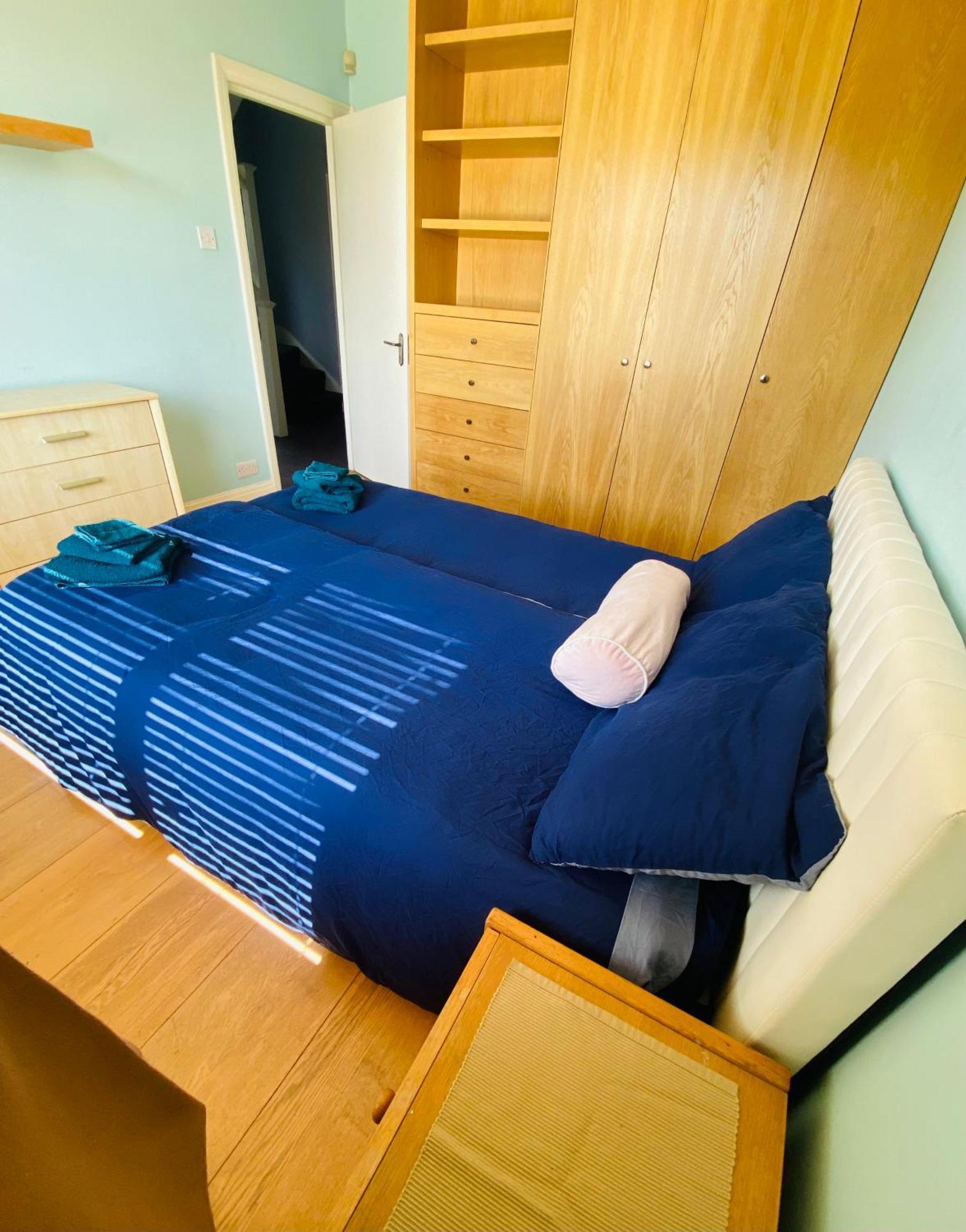 Holiday home House For 7, Garden With Pond, 20min From Heathrow