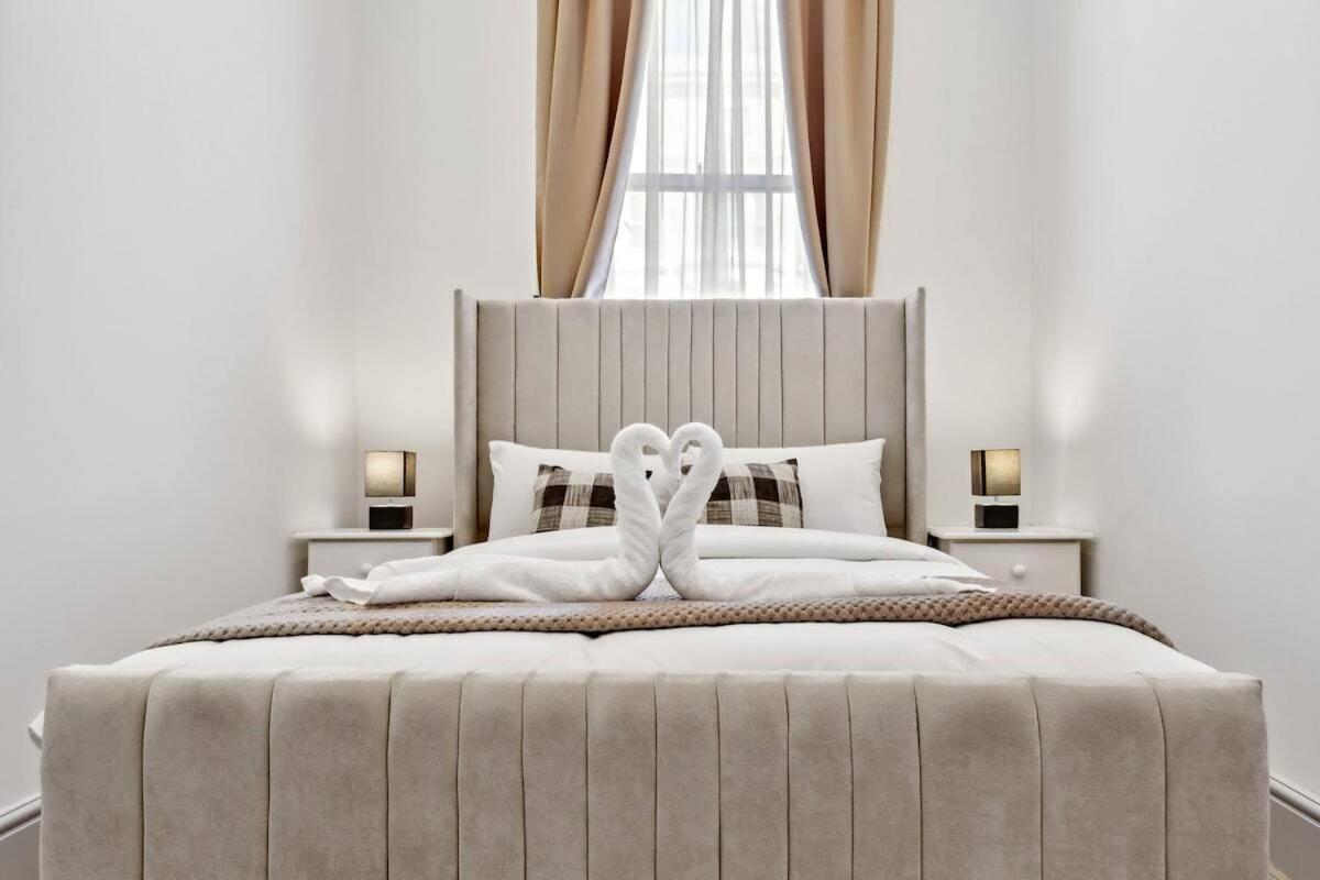 Apartment Minimalist Luxe 2br Designer Retreat In Prime Kensington For 6 Next To Station Harrods London