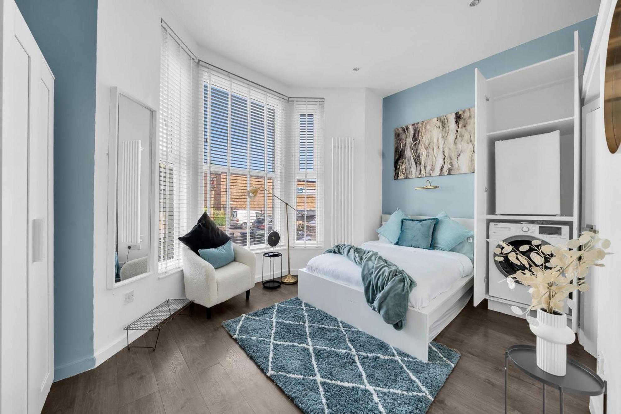 Grandeur Nights Apartment London