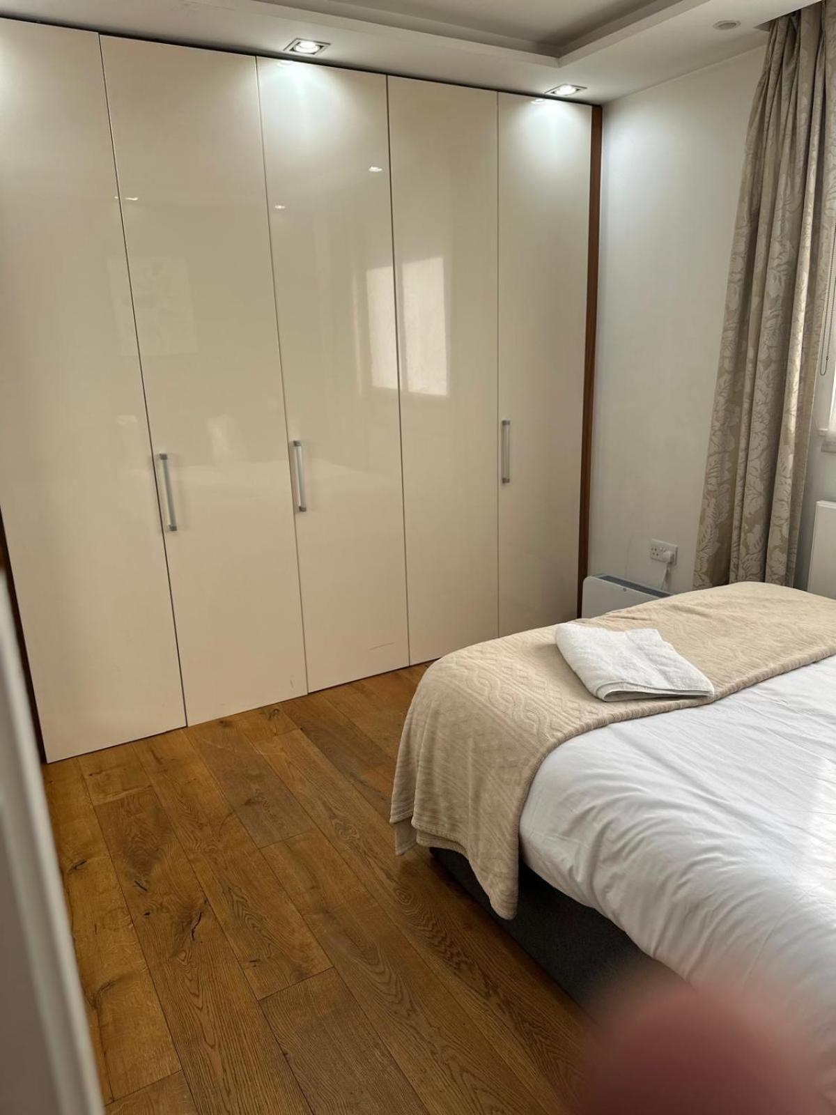 Oxford Street Two Bedroom Luxury *