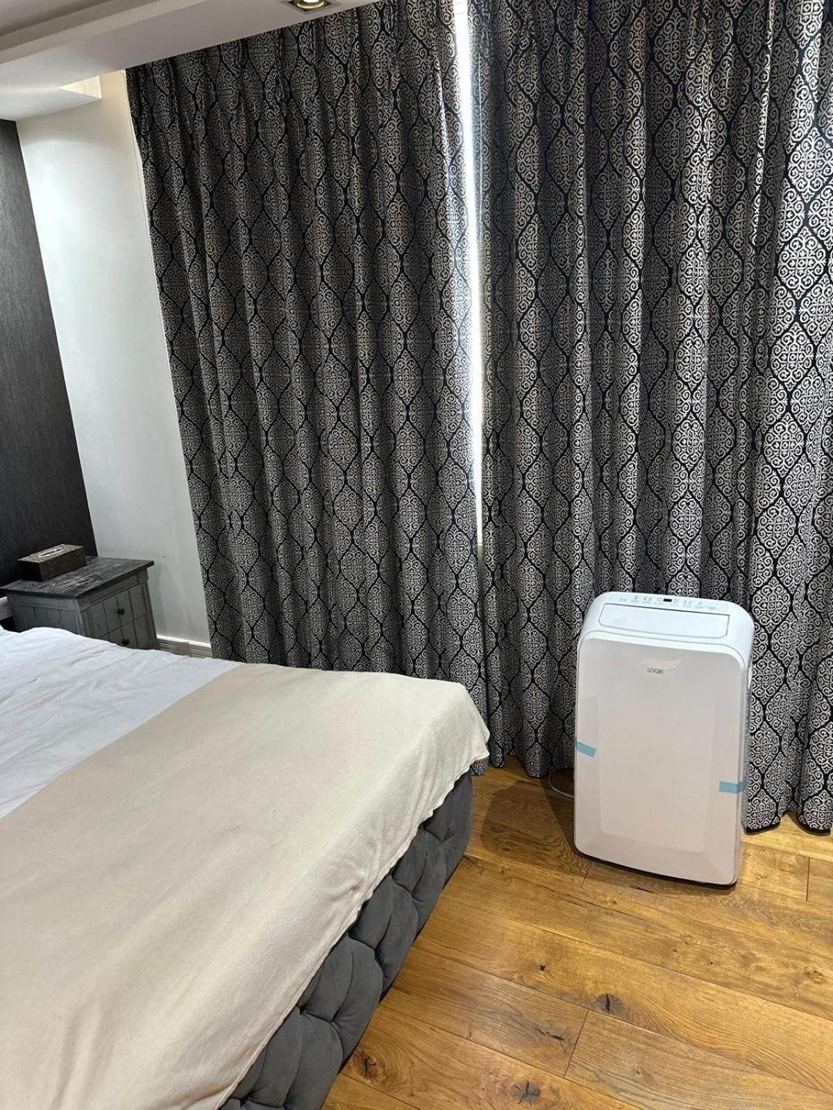 Oxford Street Two Bedroom Luxury *