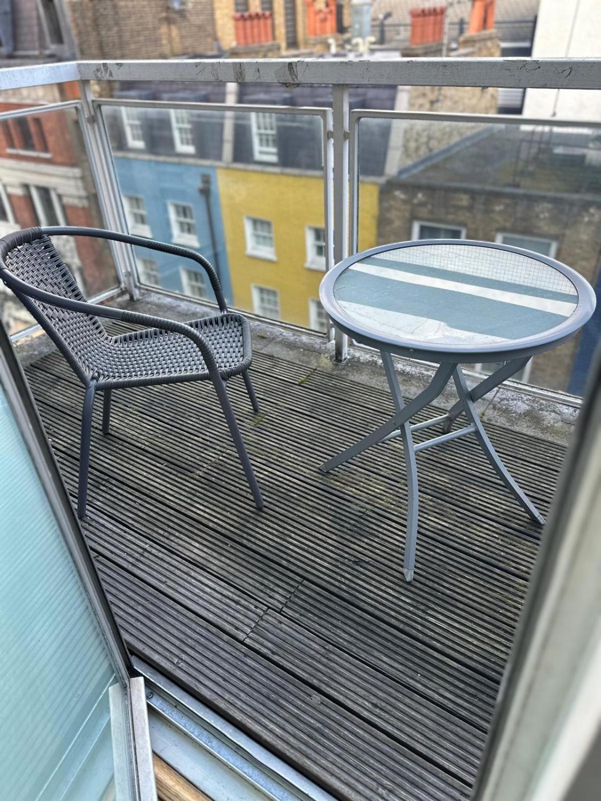 Oxford Street Two Bedroom Luxury Apartment *