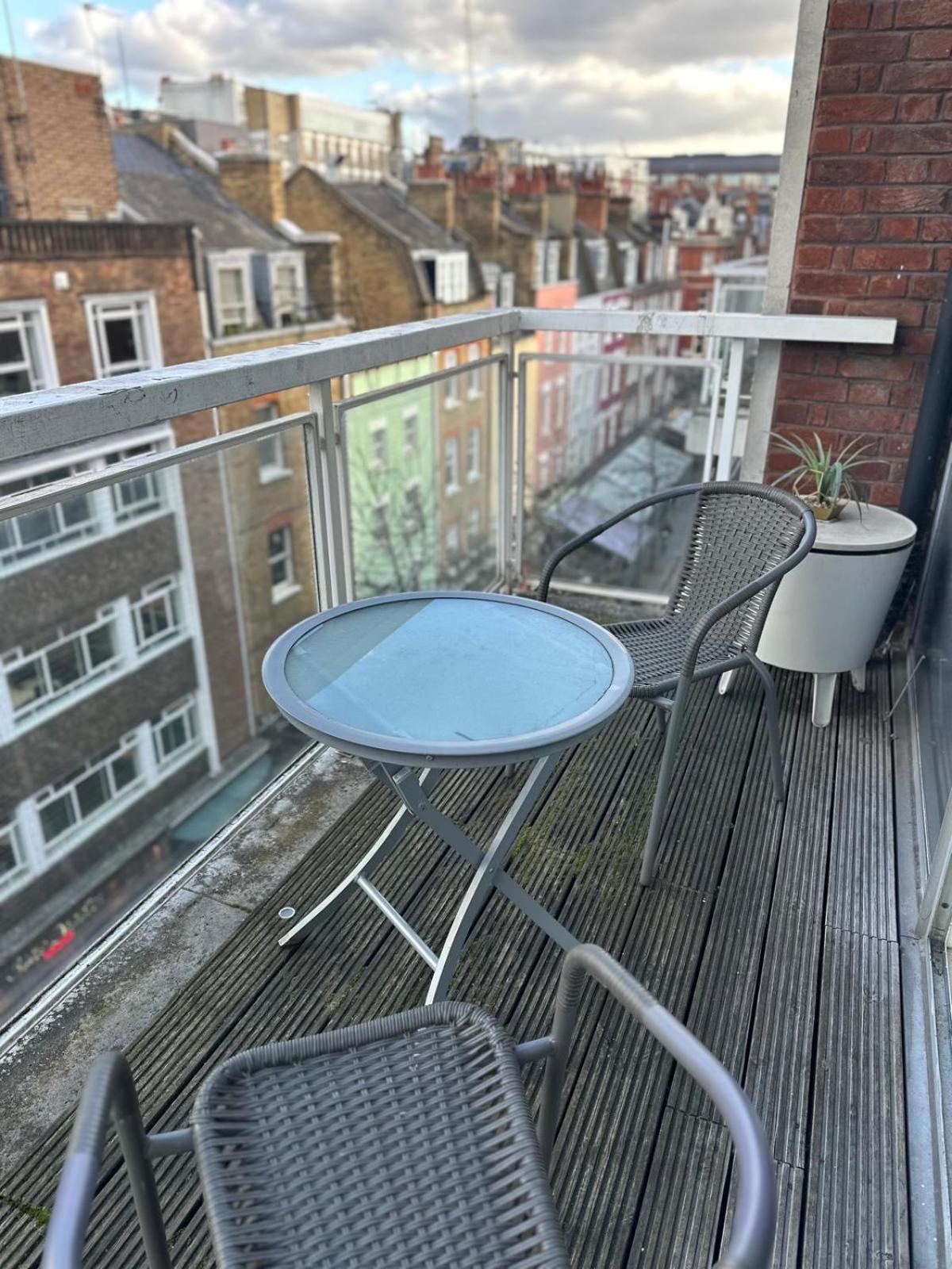Oxford Street Two Bedroom Luxury Apartment