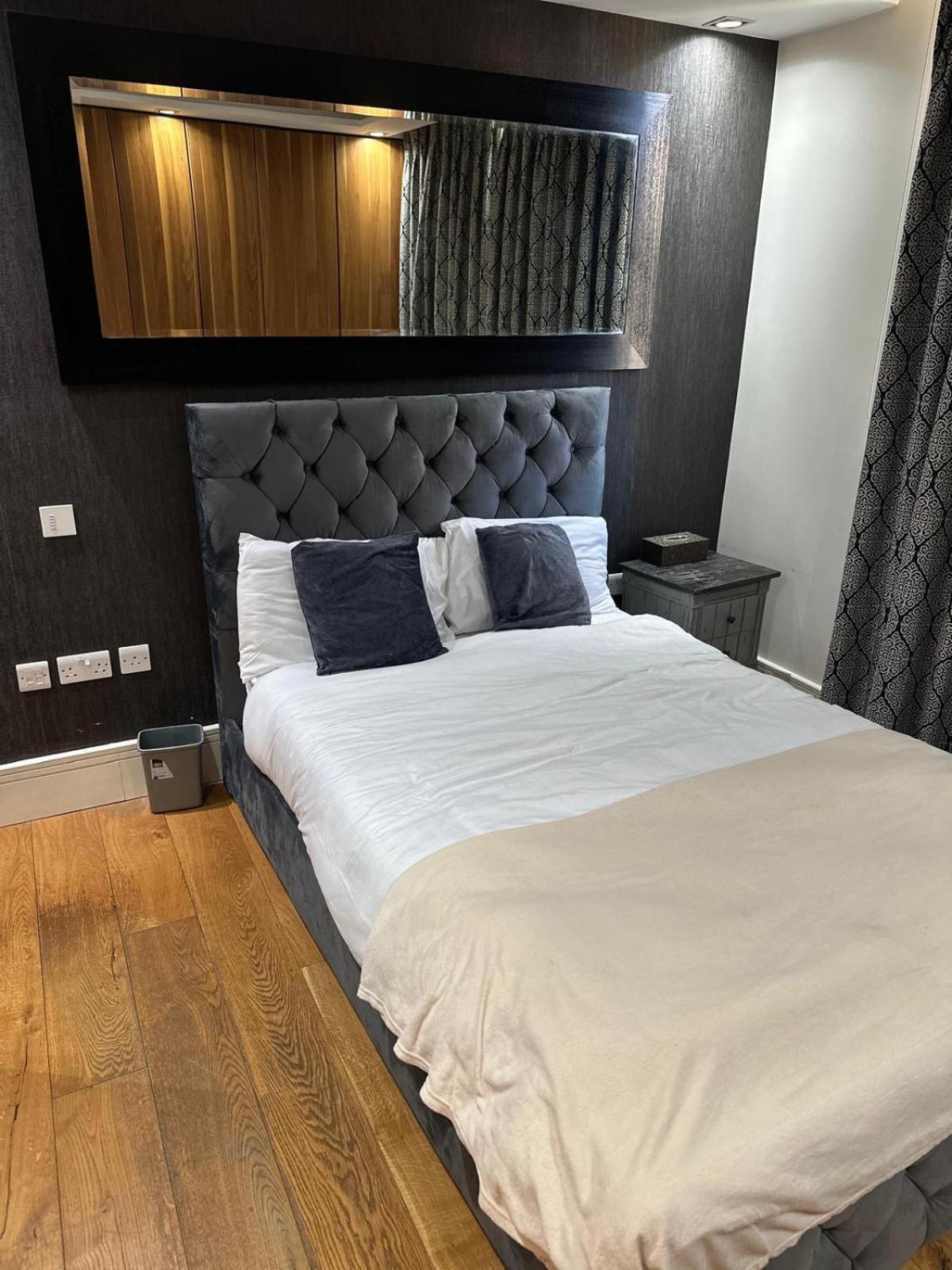 Apartment Oxford Street Two Bedroom Luxury *