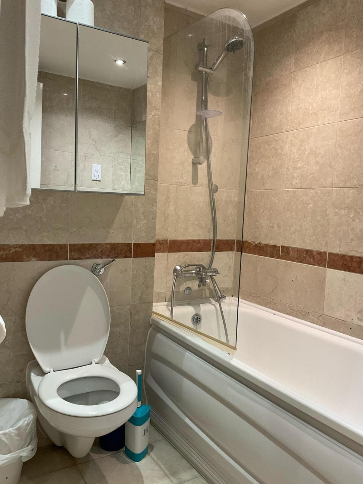 Apartment 2 Bedroom Flat With 24 7 Security And Concierge *