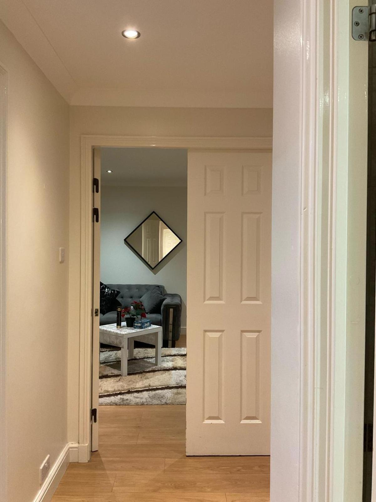 Apartment 2 Bedroom Flat With 24 7 Security And Concierge