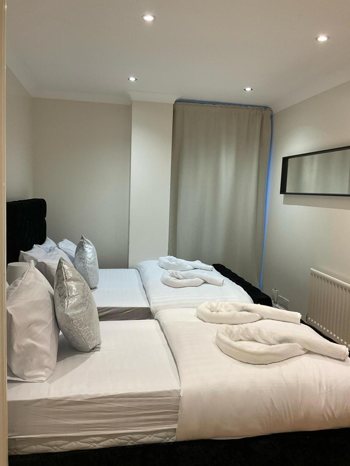 Apartment 2 Bedroom Flat With 24 7 Security And Concierge London