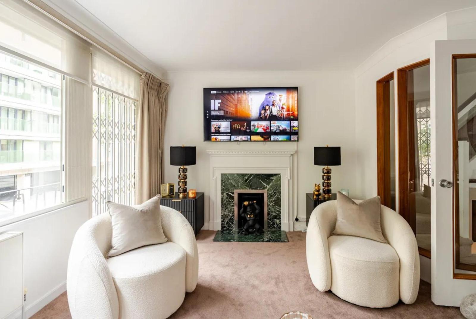 Huge Mansion By Mayfair & Hyde Park London