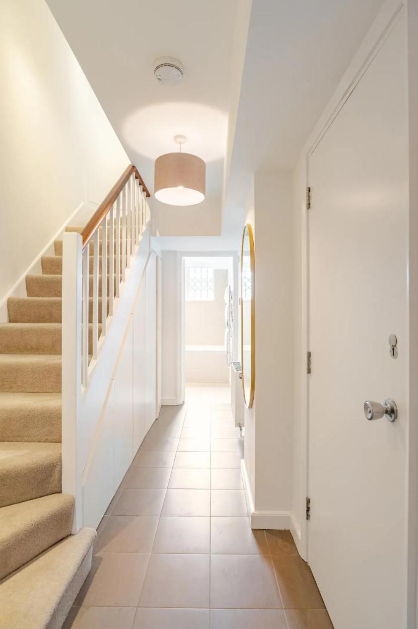 Huge Mansion By Mayfair & Hyde Park Holiday home *