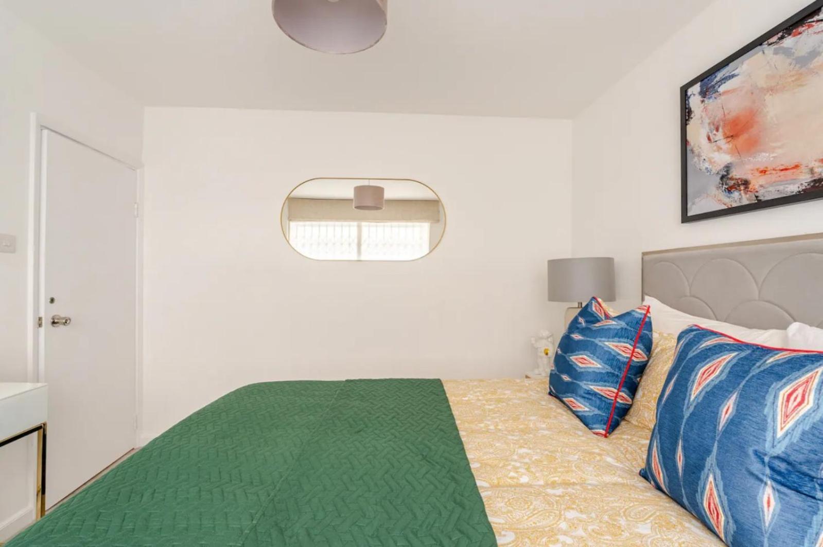 Huge Mansion By Mayfair & Hyde Park Holiday home London