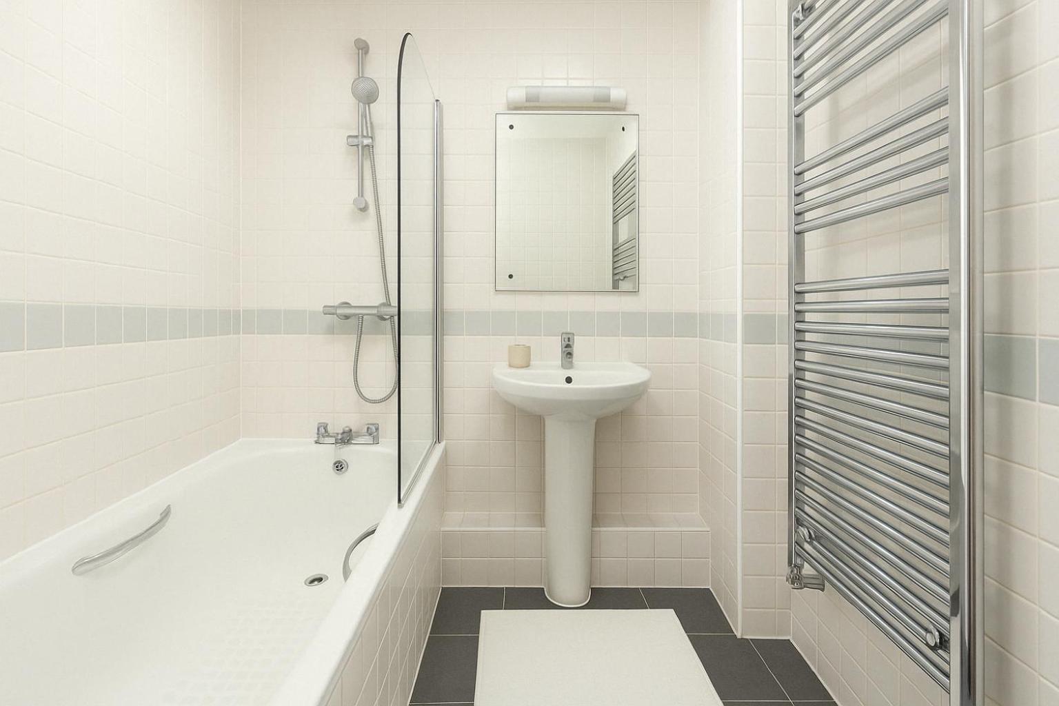 Smart Flat In A Quiet, & Convenient Location Apartment *