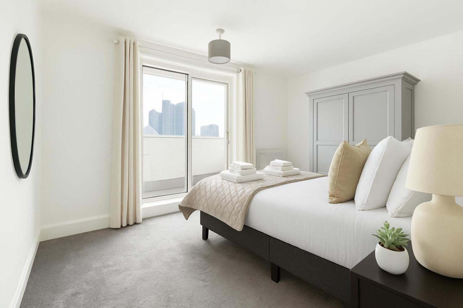 Canary Wharf With Balcony And Stunning Views