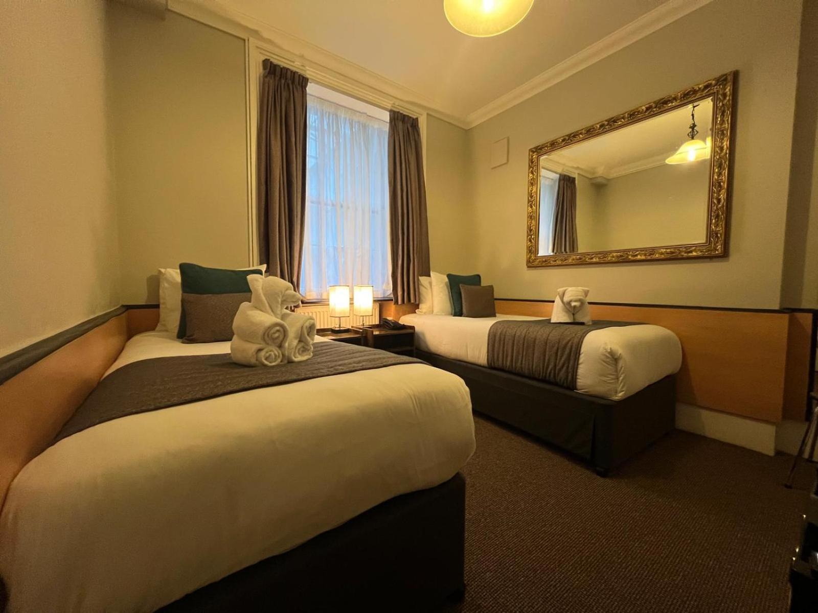 Hotel Tudor Court