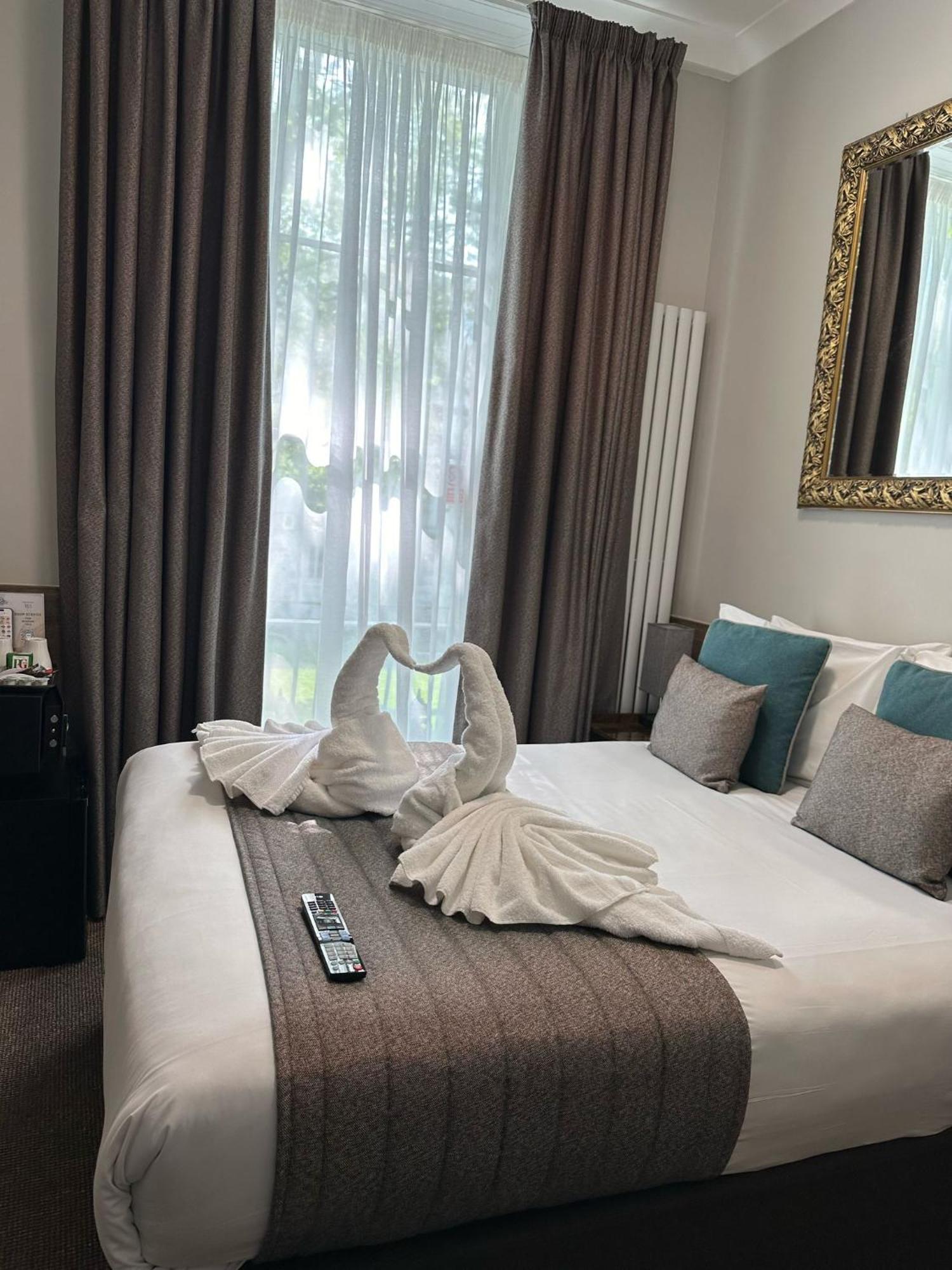 Hotel Tudor Court 3*