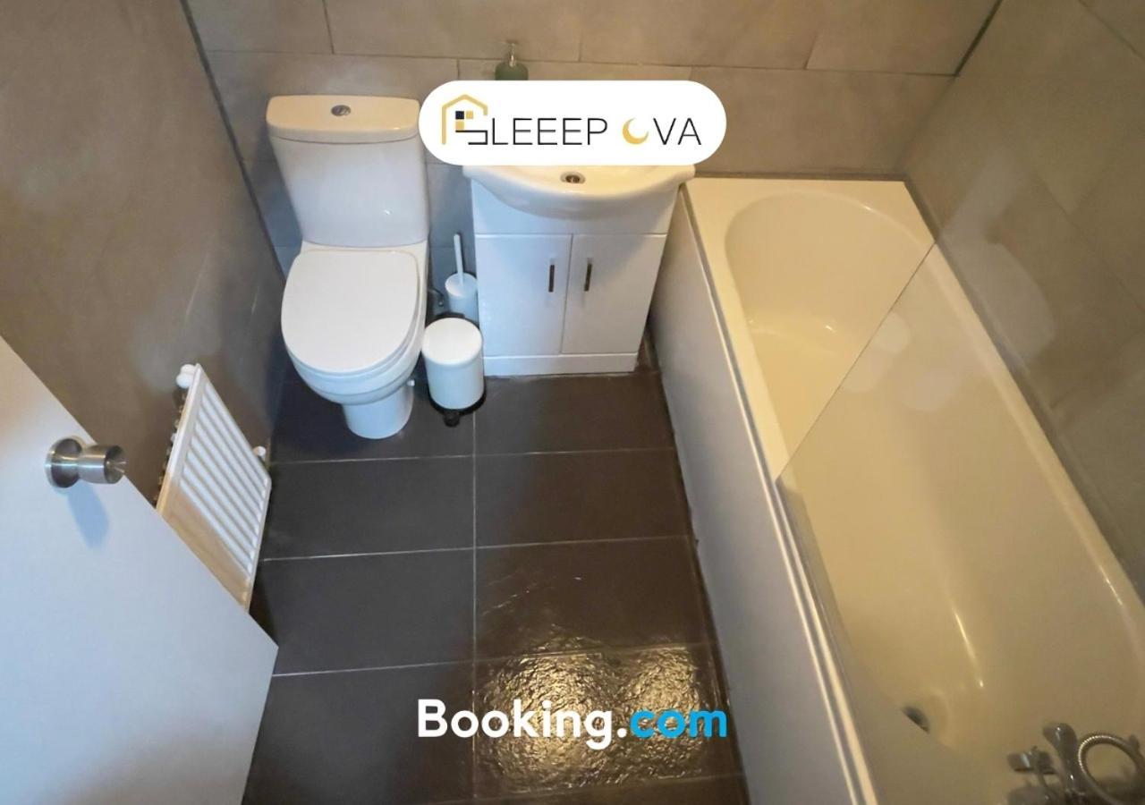Luxury Haven: Spacious 2-bedroom Serviced Flat For Families & Business *