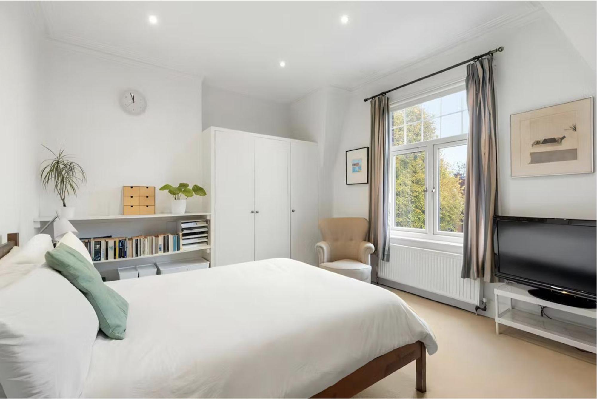 Beautiful 3 Bed In Leafy Hampstead *