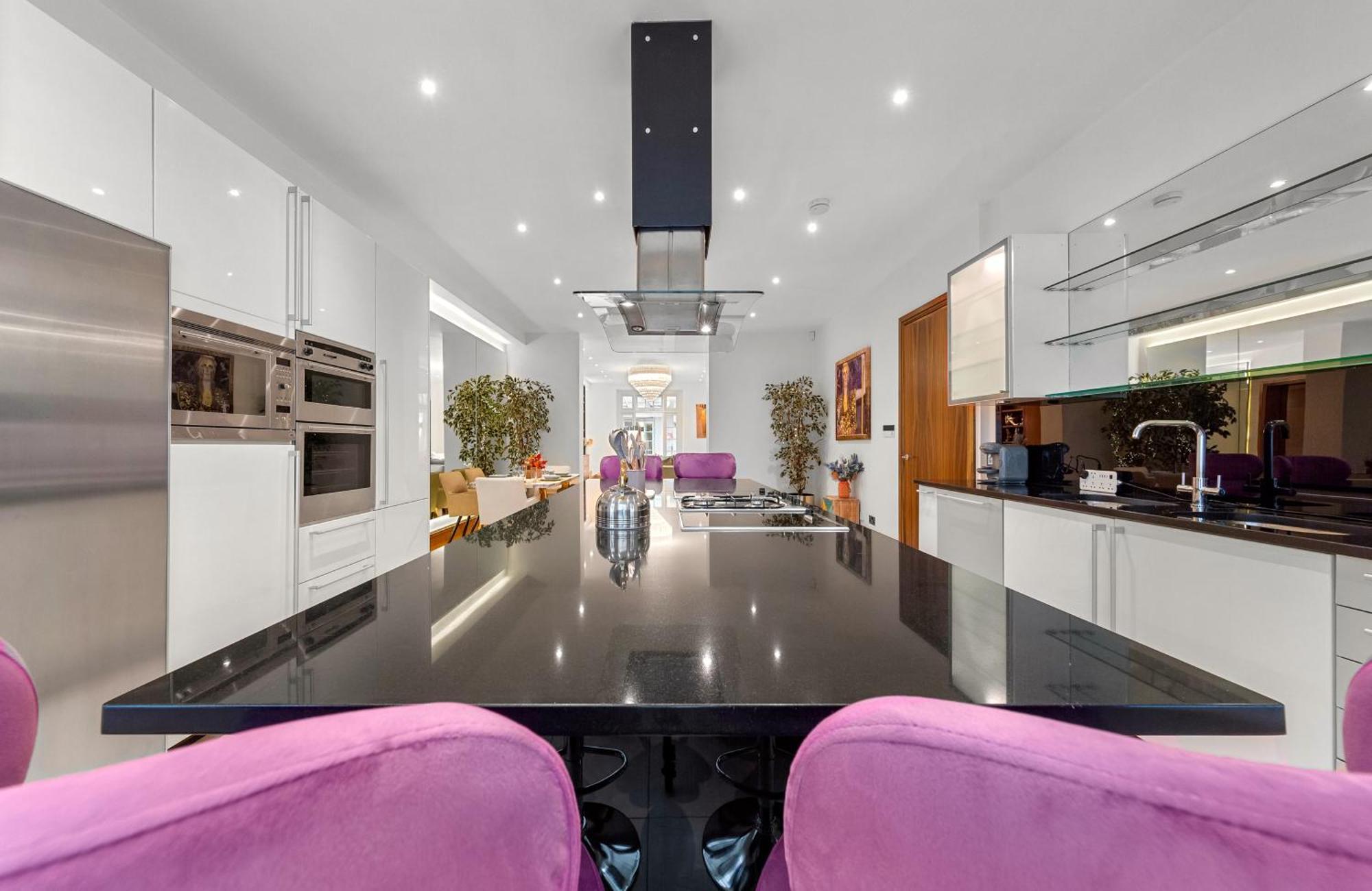 250 Sqm Mega Mansion Apartment