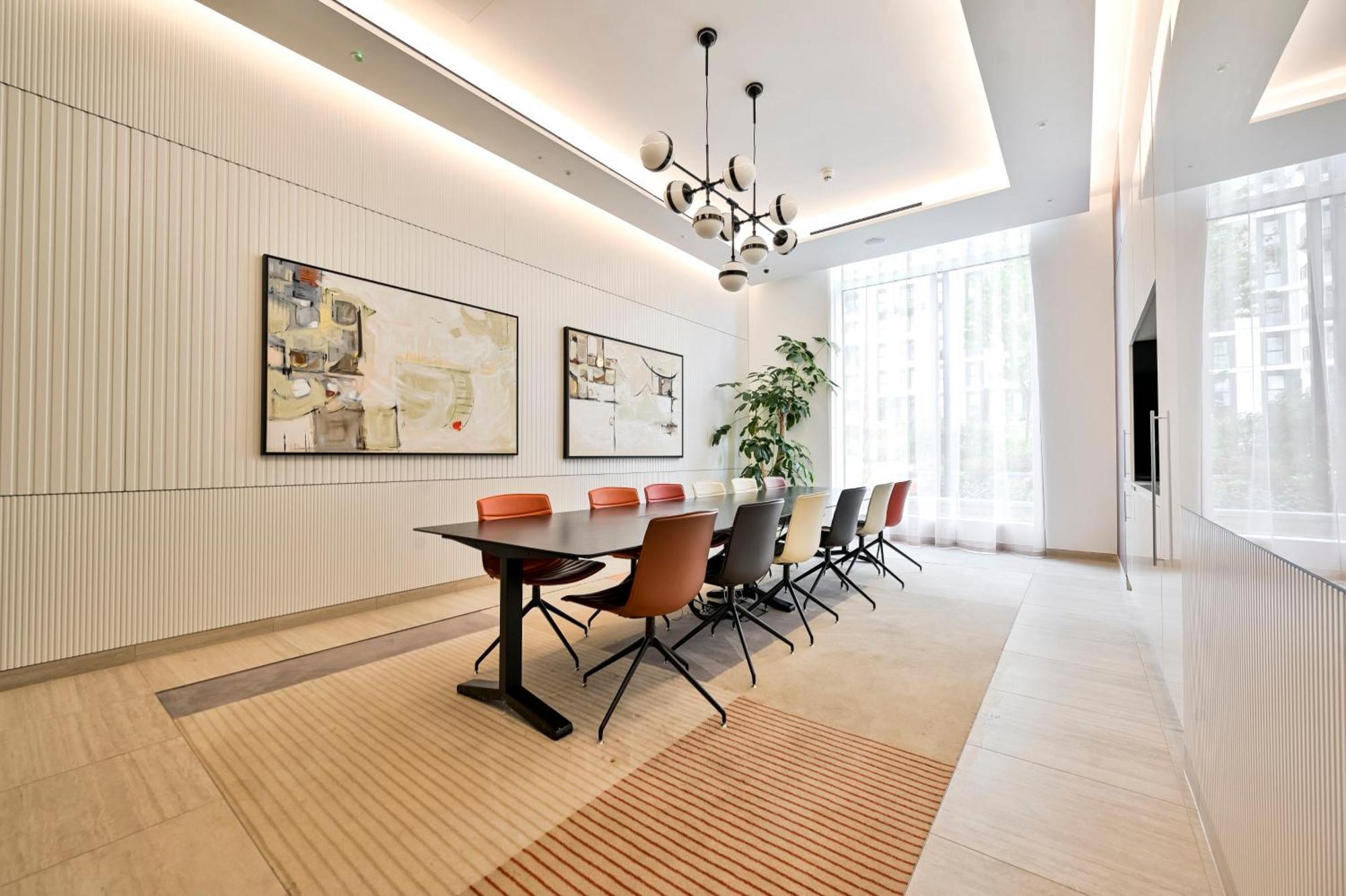 Luxury 2-bed 2-bath -white Living -steps To Tube Apartment London